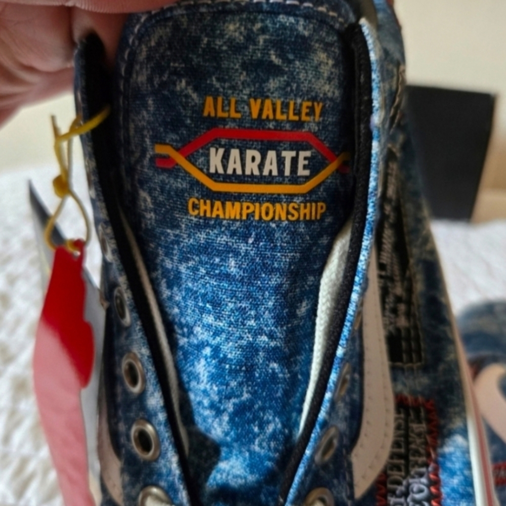 Vans Old Skool Cobra Kai Men 10 Eagle Fang Studded Shoes 092025 - Picture 5 of 8